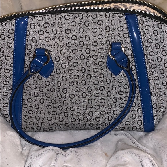 Guess purse - Picture 3 of 4